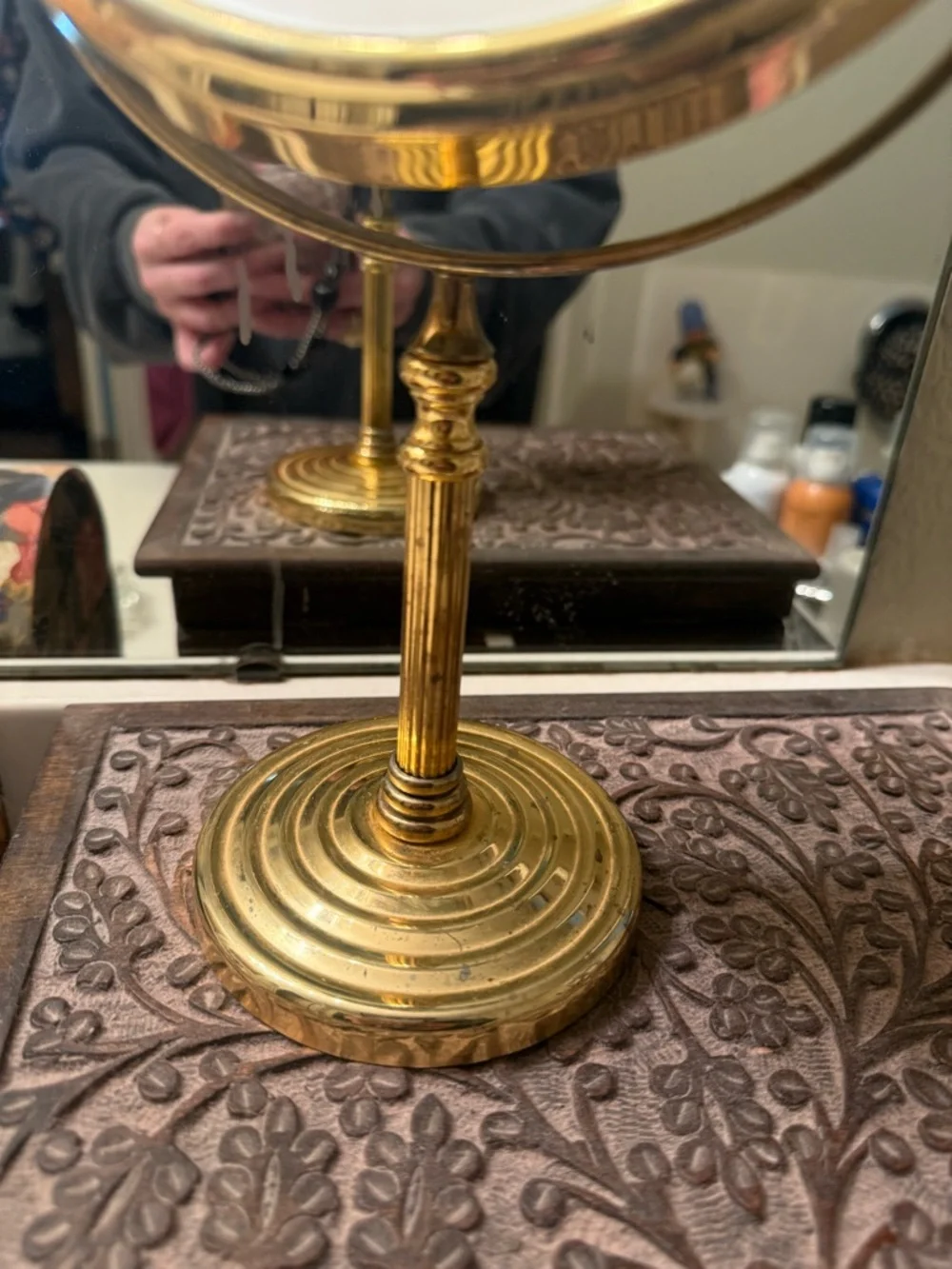 Vintage Gold Round Freestanding Vanity Mirror - Classic Brass Finish